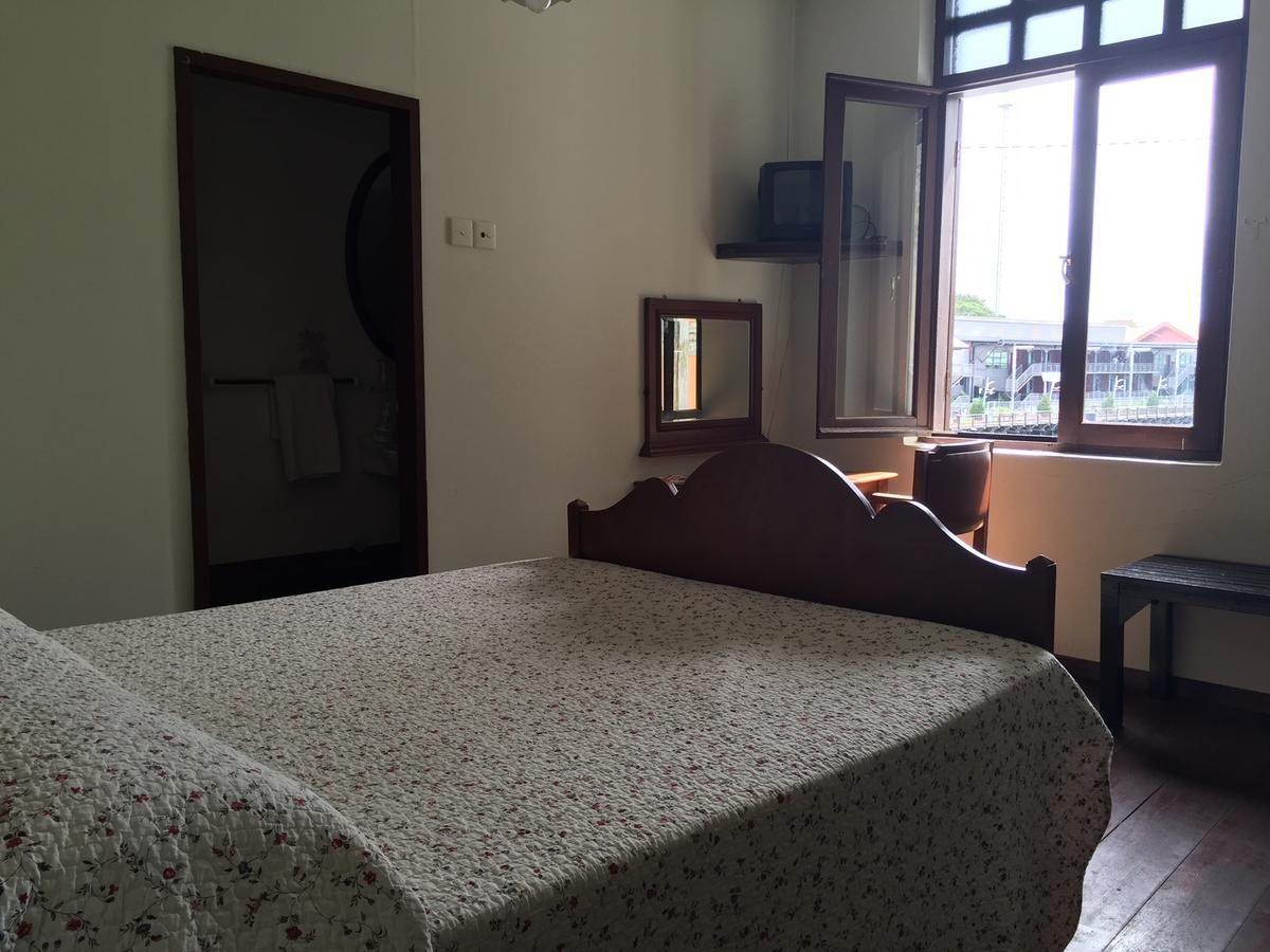 Готель Heeren House Malacca Екстер'єр фото