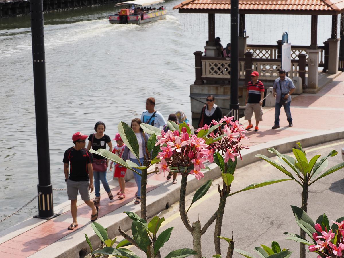 Готель Heeren House Malacca Екстер'єр фото